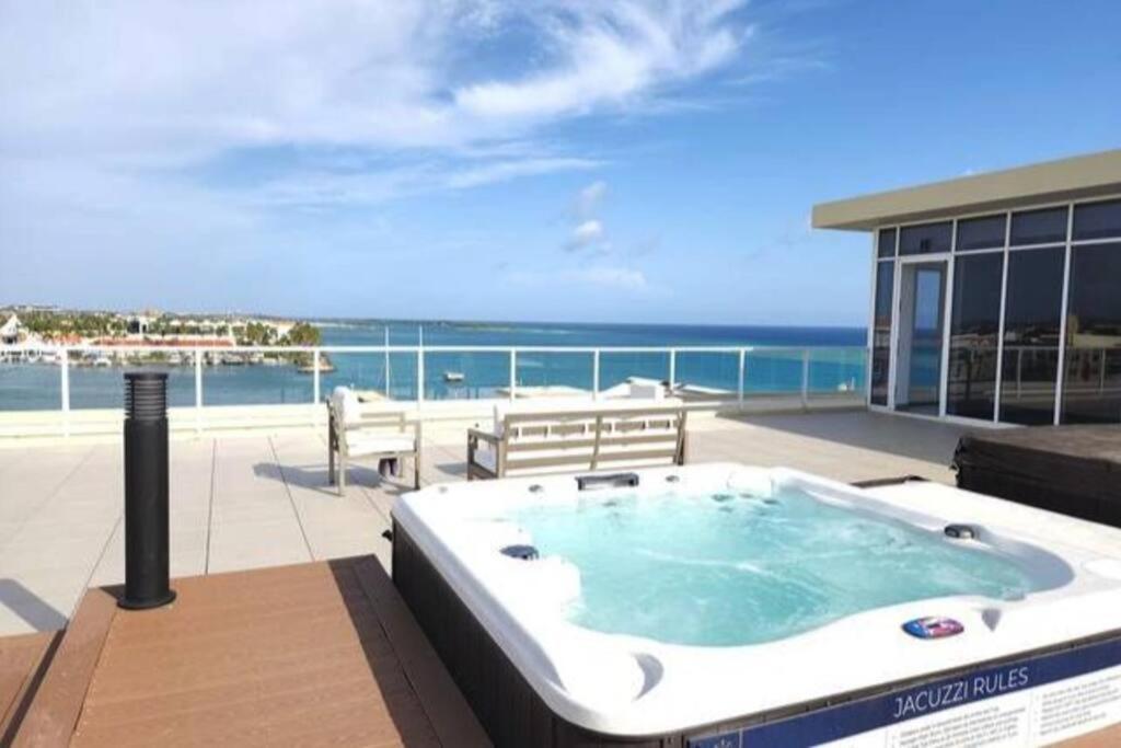Luxurious Ocean Front Condo With Sunset Views 2 Bed-2 Bath 奥拉涅斯塔德 外观 照片