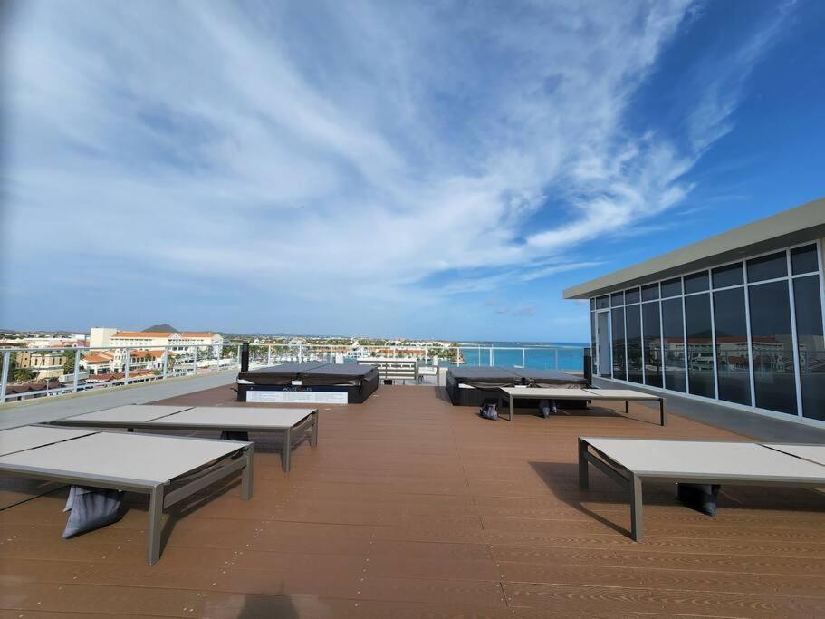 Luxurious Ocean Front Condo With Sunset Views 2 Bed-2 Bath 奥拉涅斯塔德 外观 照片